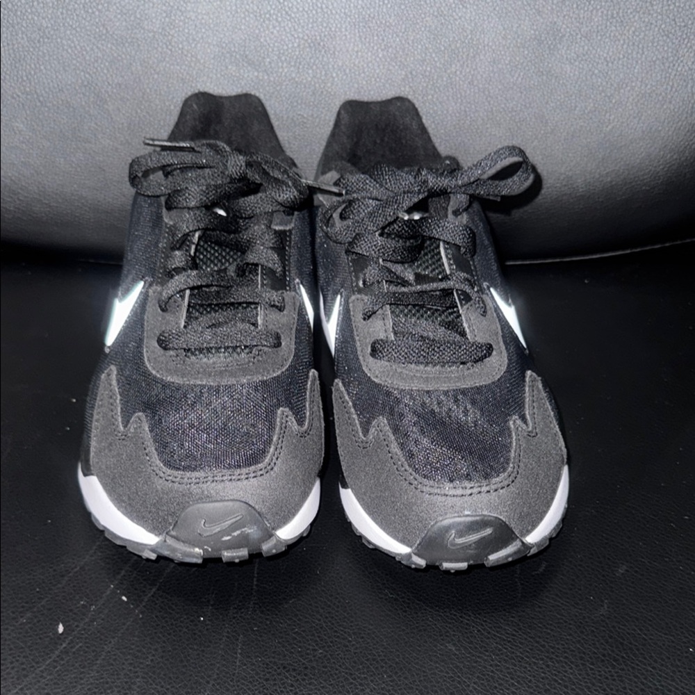 Nike Air Max Black‎ and White Mesh Athletic Shoes.